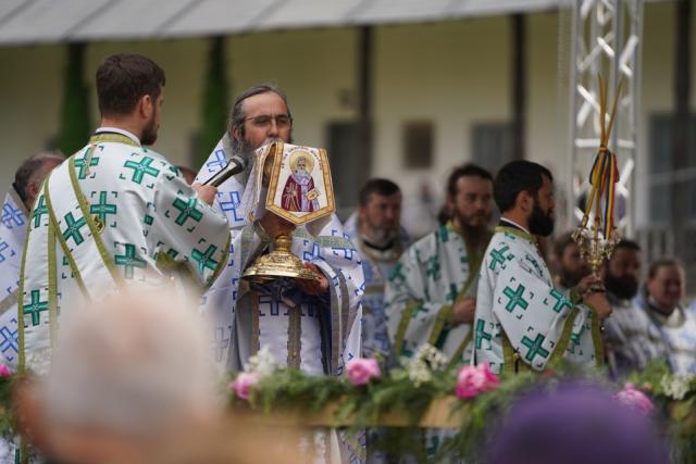 Hramul Mănăstirii Neamț: „Prin participarea noastră la Sfânta Liturghie, suntem prezenți la Înălțarea Domnului la cer”