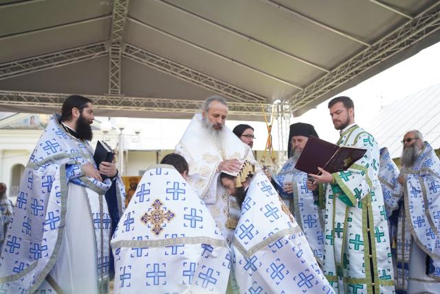 Hramul Mănăstirii Neamț: „Prin participarea noastră la Sfânta Liturghie, suntem prezenți la Înălțarea Domnului la cer”