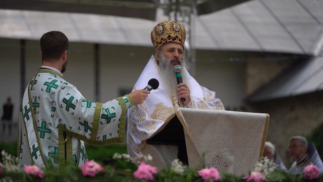 (Video) „Prin participarea noastră la Sfânta Liturghie în duh și în adevăr, suntem prezenți la Înălțarea Domnului la cer” – IPS Teofan