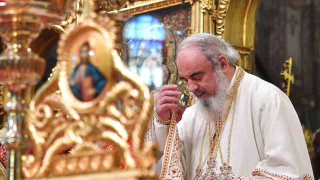 Părintele Patriarh Daniel: „Rostul venirii Duhului Sfânt în lume este acela de a face din fiecare om un chip sau o icoană duhovnicească a lui Hristos”