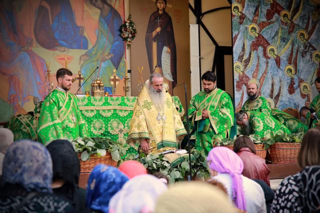 Sărbătoarea Pogorârii Duhului Sfânt la Iași: Mitropolitul Teofan a explicat când vine Duhul Sfânt asupra oamenilor
