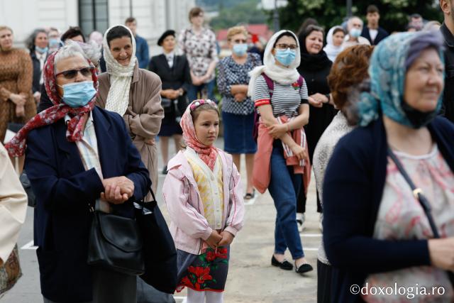 De 380 de ani, Sfânta Cuvioasă Parascheva ocrotește ținutul binecuvântat al Moldovei: „Mulţumim lui Dumnezeu pentru darul făcut Iaşilor”