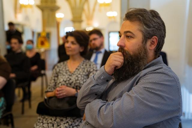 Simpozion, apariții editoriale și expoziție tematică, cu prilejul aniversării a 380 de ani de la aducerea moaştelor Sfintei Cuvioase Parascheva