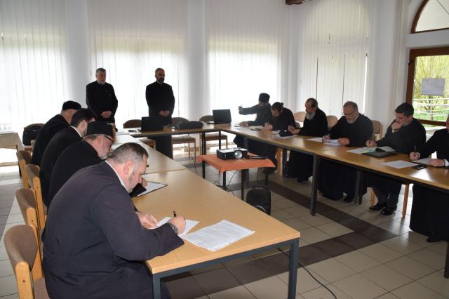 Training catehetic pentru preoții din protopopiatele Ceahlău și Târgu Neamț: „Ne-a dat un impuls și curaj de a fi consecvenți”