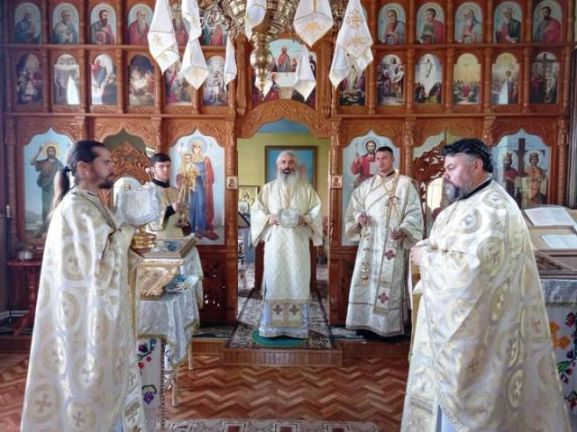 Liturghie arhierească în Parohia Corlăteni, raionul Râşcani