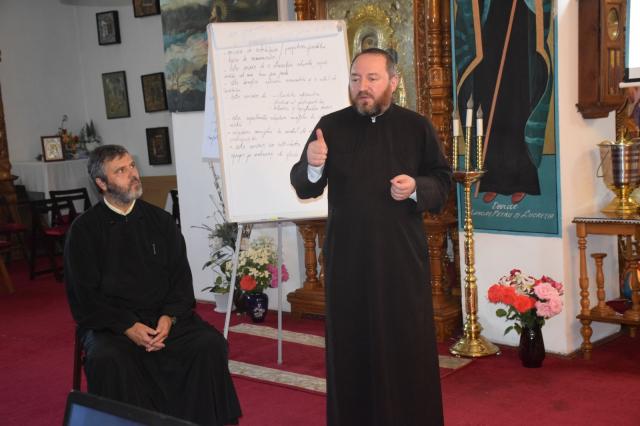 Atelier catehetic pentru preoții din Piatra Neamț și Roznov