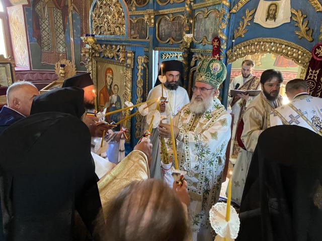 Biserica „Sfinții Arhangheli Mihail și Gavriil” din Calapodești, resfinţită de IPS Ioachim