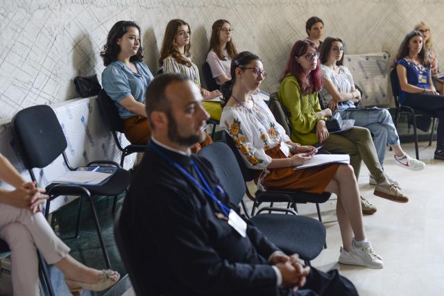 Atelier de public speaking la Catedrala din Onești: „Ne-am propus să gestionăm emoții, dar am dezlănțuit o mare de emoții la despărțire”
