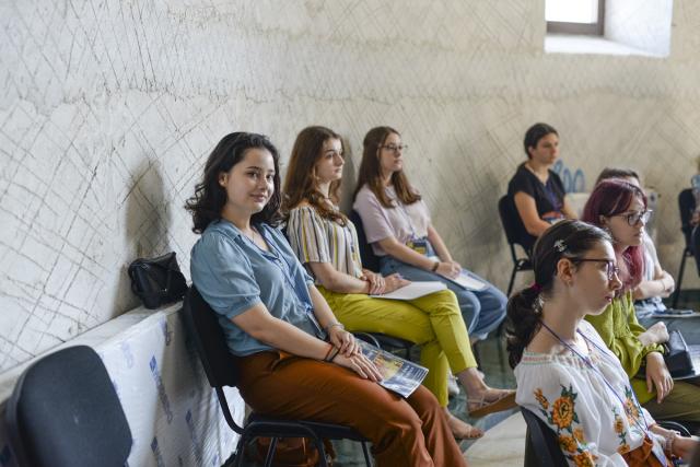 Atelier de public speaking la Catedrala din Onești: „Ne-am propus să gestionăm emoții, dar am dezlănțuit o mare de emoții la despărțire”