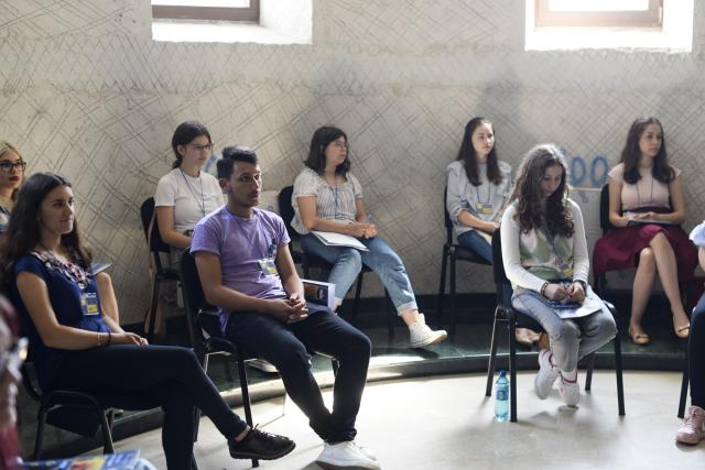 Atelier de public speaking la Catedrala din Onești: „Ne-am propus să gestionăm emoții, dar am dezlănțuit o mare de emoții la despărțire”