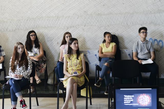 Atelier de public speaking la Catedrala din Onești: „Ne-am propus să gestionăm emoții, dar am dezlănțuit o mare de emoții la despărțire”