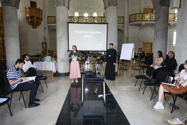 Atelier de public speaking la Catedrala din Onești: „Ne-am propus să gestionăm emoții, dar am dezlănțuit o mare de emoții la despărțire”