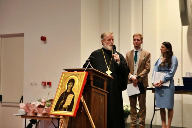 Curs festiv la Iași: absolvenții Facultății de Teologie din Iași au depus jurământul de credință