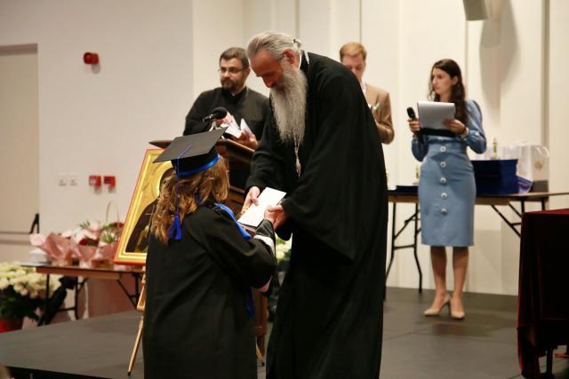Curs festiv la Iași: absolvenții Facultății de Teologie din Iași au depus jurământul de credință