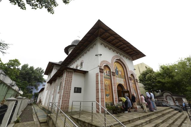 Slujire arhierească la hramul Bisericii „Binecredinciosul Voievod Ştefan cel Mare şi Sfânt” din Iaşi