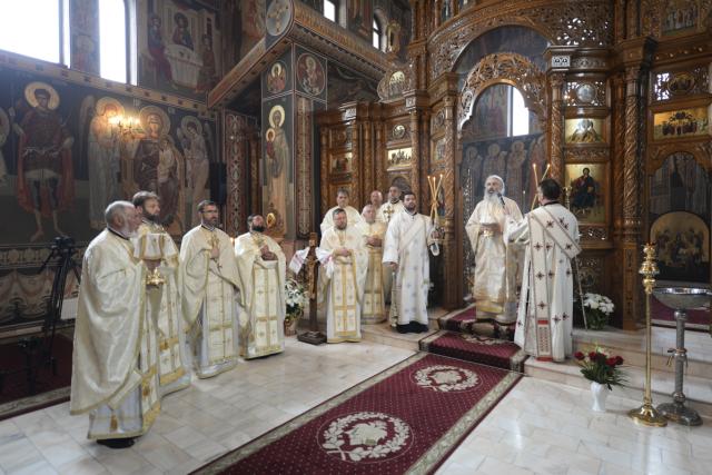 Slujire arhierească la hramul Bisericii „Binecredinciosul Voievod Ştefan cel Mare şi Sfânt” din Iaşi