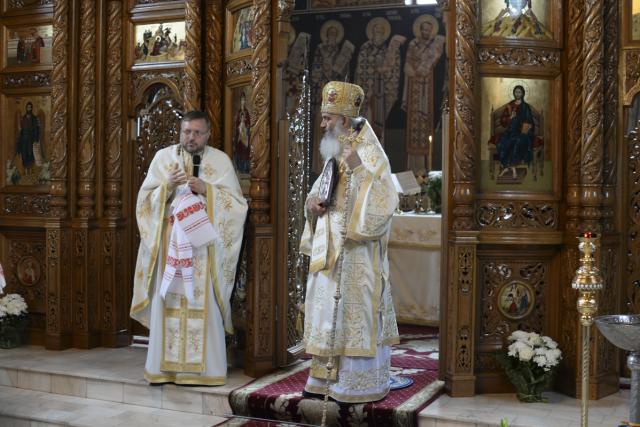 Slujire arhierească la hramul Bisericii „Binecredinciosul Voievod Ştefan cel Mare şi Sfânt” din Iaşi
