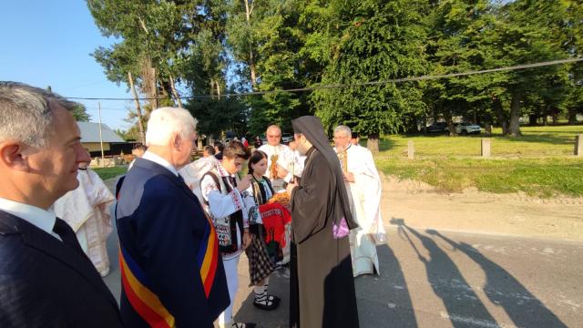 Resfințire de pictură și sfințire de complex parohial, la Parohia nemțeană Grumăzești