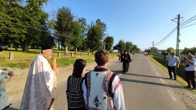 Resfințire de pictură și sfințire de complex parohial, la Parohia nemțeană Grumăzești