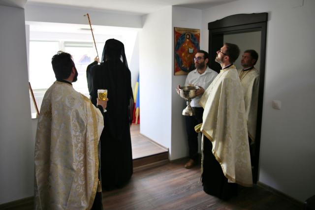 PS Nichifor Botoșăneanul, către credincioșii din Parohia Vlădiceni: „În această viață, poți să Îl cunoști pe Dumnezeu”