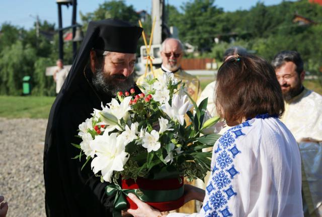 PS Nichifor Botoșăneanul, către credincioșii din Parohia Vlădiceni: „În această viață, poți să Îl cunoști pe Dumnezeu”