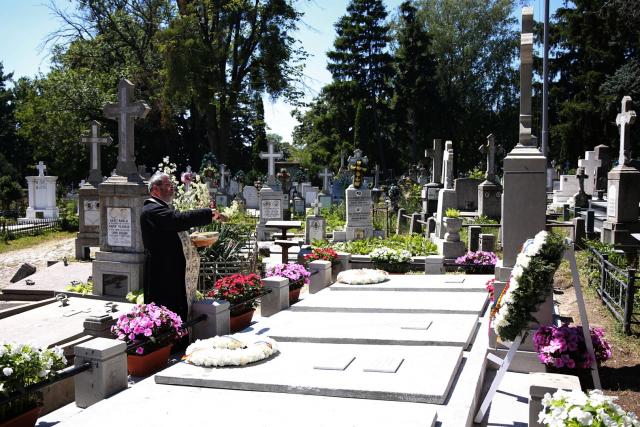 La Cimitirul „Eternitatea” a fost sfințit mormântul profesorului Petru Poni