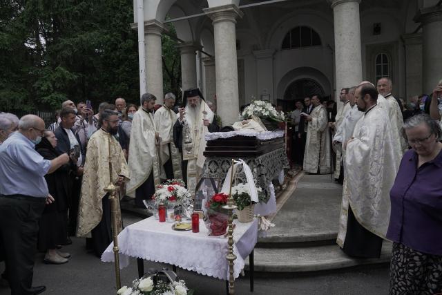 Părintele Dumitru Nechifor, înmormântat la biserica unde și-a dedicat jumătate din viață