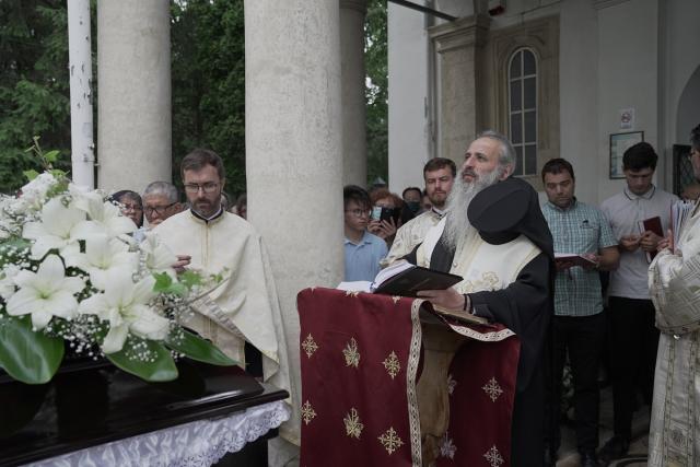 Părintele Dumitru Nechifor, înmormântat la biserica unde și-a dedicat jumătate din viață