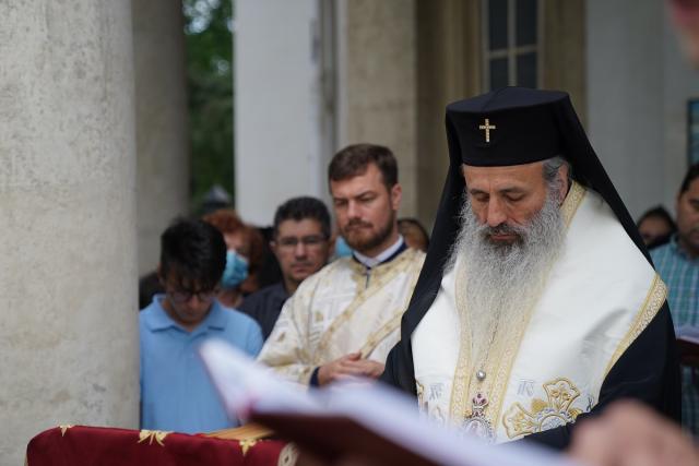 Părintele Dumitru Nechifor, înmormântat la biserica unde și-a dedicat jumătate din viață