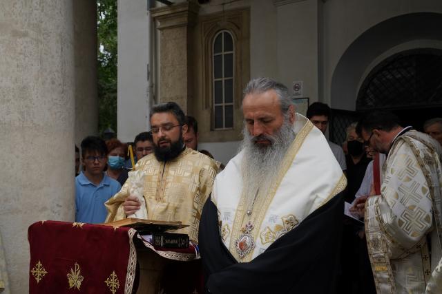 Părintele Dumitru Nechifor, înmormântat la biserica unde și-a dedicat jumătate din viață
