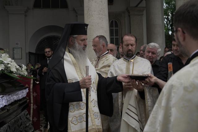 Părintele Dumitru Nechifor, înmormântat la biserica unde și-a dedicat jumătate din viață