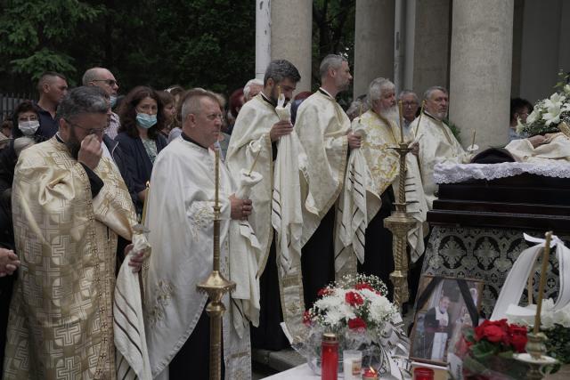 Părintele Dumitru Nechifor, înmormântat la biserica unde și-a dedicat jumătate din viață