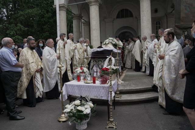 Părintele Dumitru Nechifor, înmormântat la biserica unde și-a dedicat jumătate din viață