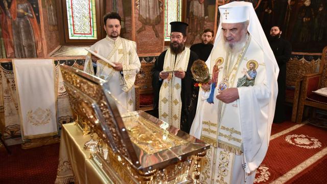 Mănăstirea Plumbuita a primit moaștele Sfântului Ioan Botezătorul. Patriarhul Daniel mulțumește Părintelui Antipa Iviritul