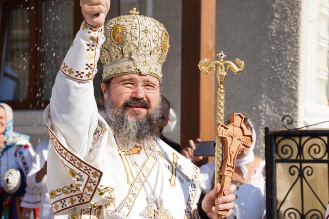 (Foto) Duminica a 6-a după Rusalii: PS Macarie a slujit în biserica din satul său natal
