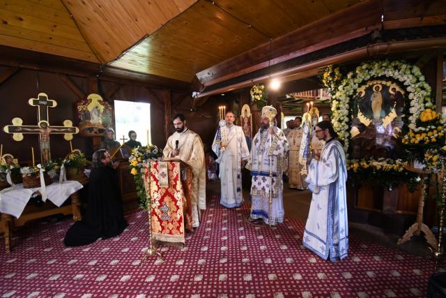 Liturghie arhierească la hramul Mănăstirii Nechit