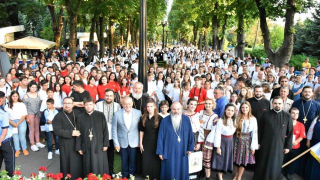 Ioana Ignat a concertat în finalul Întâlnirii Tinerilor Ortodocși Vaslui 2021. PS Ignatie către cei prezenți: „Vă doresc tuturor să fiți ca un pârâiaș de munte: limpezi, curați și răzbătători!”