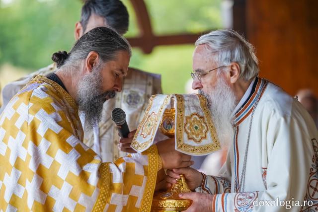 Praznicul Schimbării la Față la Mănăstirea Sângeap-Basaraba