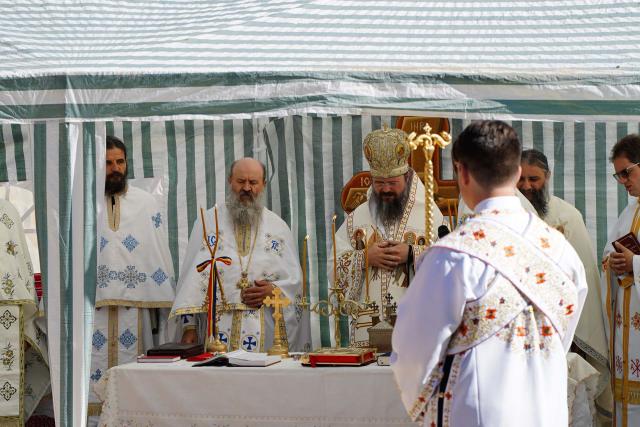 Liturghie arhierească de ziua Sfintei Teodora de la Sihla la Schitul Răpciunița – Poiana Maicilor, Neamț