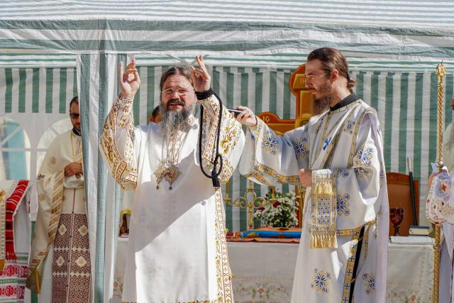Liturghie arhierească de ziua Sfintei Teodora de la Sihla la Schitul Răpciunița – Poiana Maicilor, Neamț