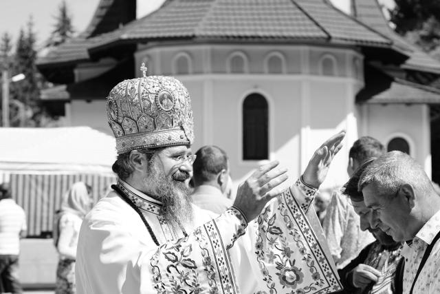 Liturghie arhierească de ziua Sfintei Teodora de la Sihla la Schitul Răpciunița – Poiana Maicilor, Neamț
