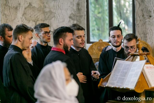 Sfântul Ierarh Alexandru al Constantinopolului prăznuit într-o parohie ieșeană