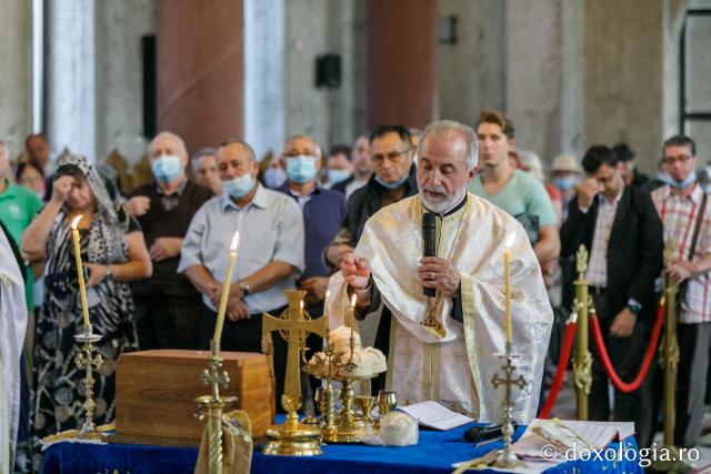 Sfântul Ierarh Alexandru al Constantinopolului prăznuit într-o parohie ieșeană