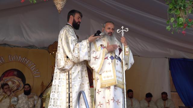 (Video) „Viața de cruce este o viață a bucuriei, a împlinirii, a sensului deplin al vieții” – IPS Teofan