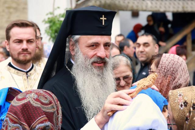 Tăierea Capului Sfântului Ioan Botezătorul - Doi ierarhi au slujit la hramul Mănăstirii Secu