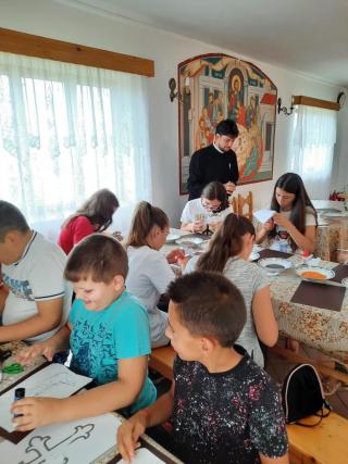 „Hristos ȋn mijlocul copiilor”, ȋn Parohia Enăchești