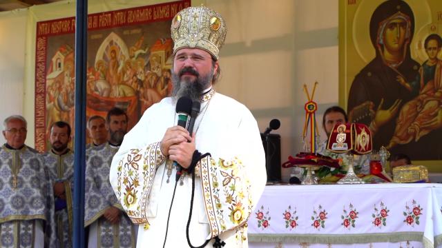 (Video) PS Macarie la Mănăstirea Nicula „Să le păzim celor mici copilăria, școala, joaca și bucuria!”