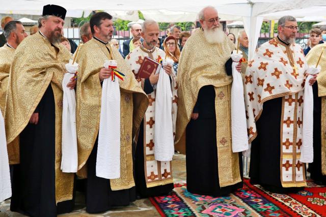 Un nou clopot pentru Parohia Vânători-Neamț