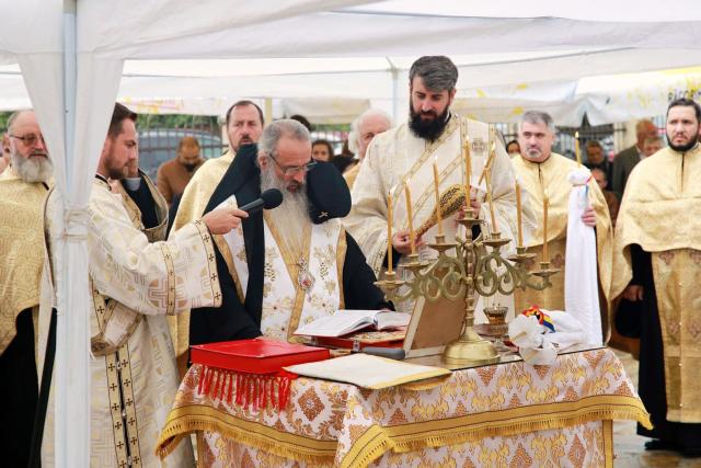 Un nou clopot pentru Parohia Vânători-Neamț