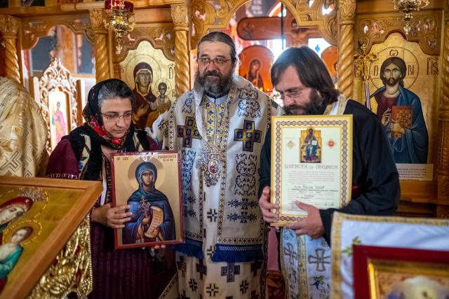 Liturghie arhierească și sfințire de clopotniță la Parohia Bordea